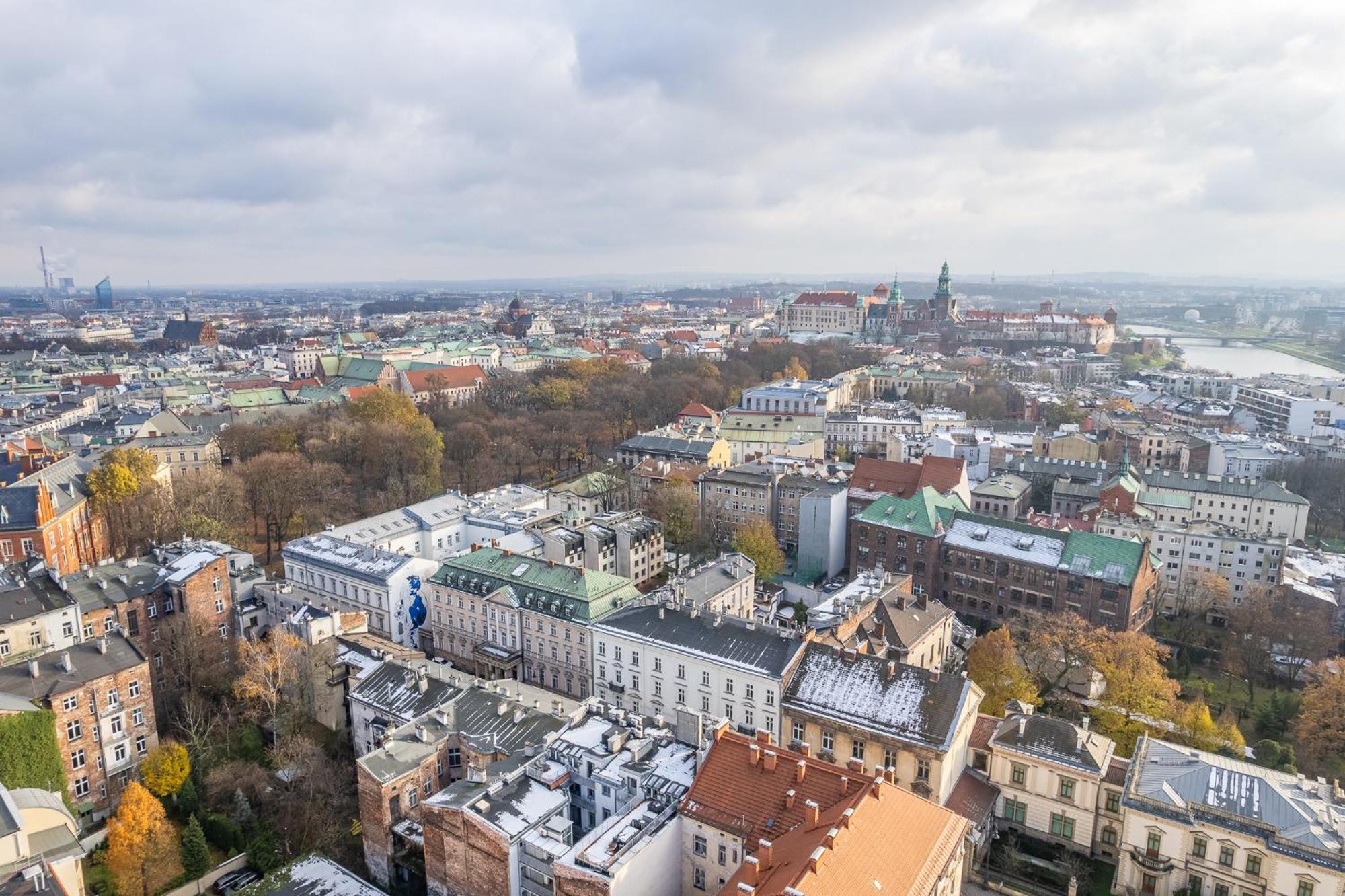 Apartament Piasek - Location, Patio, Tram&bus Nearby - By Rentujemy