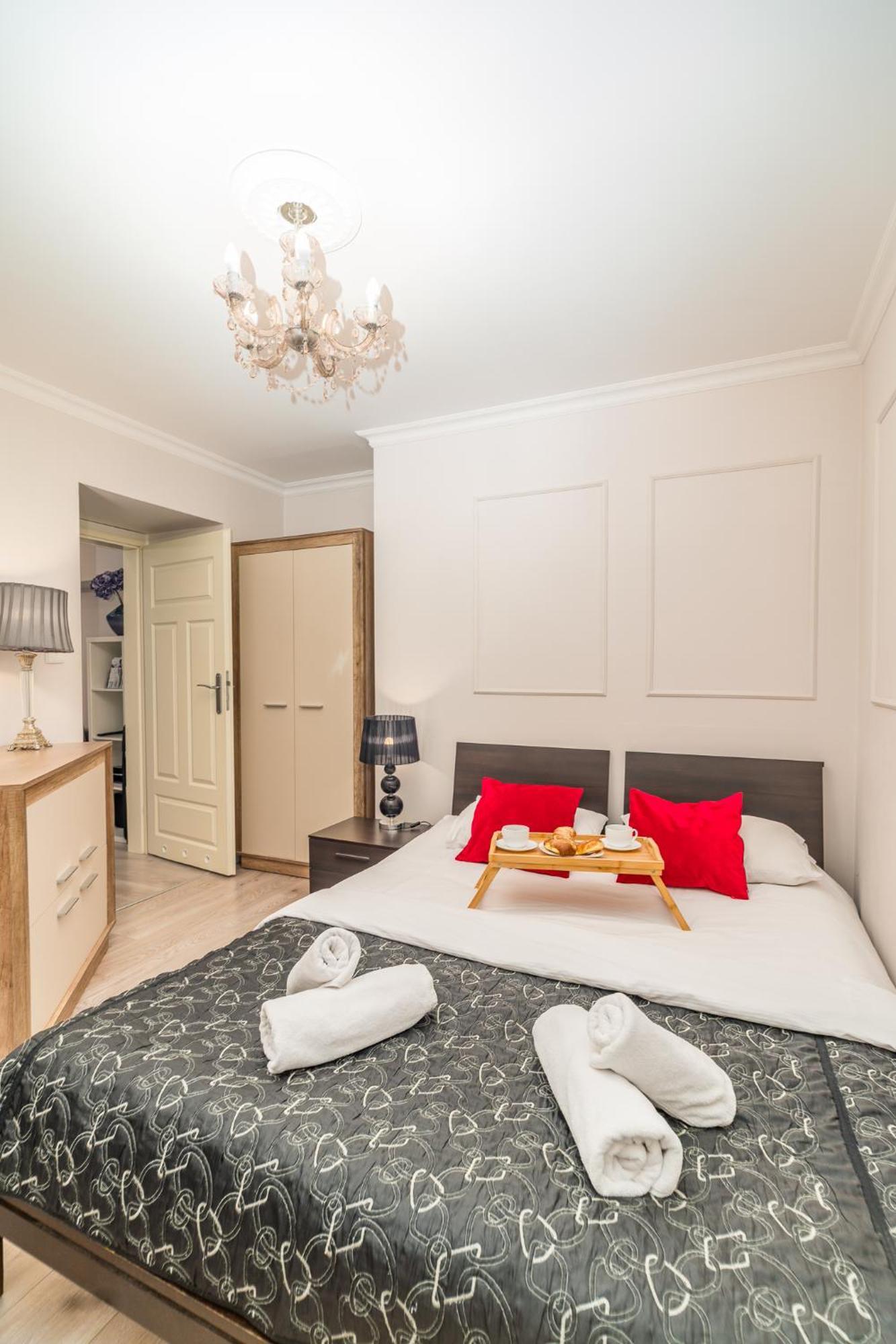Piasek - Location, Patio, Tram&bus Nearby - By Rentujemy Krakau